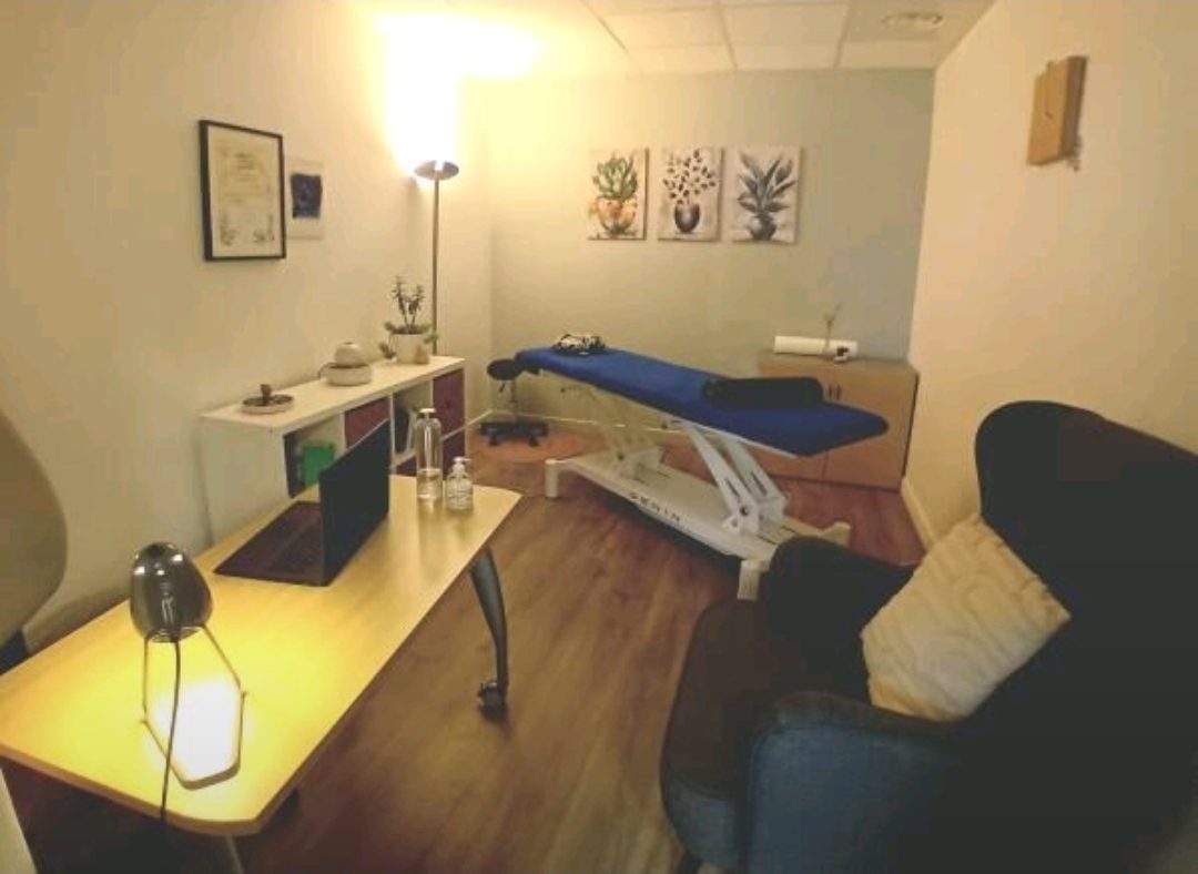 Cabinet de thérapie intégrative à Balma, table de shiatsu et espace d'accueil